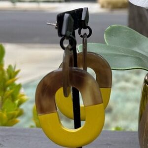 Elegant yellow and Brown buffalo horn lacquer Earrings